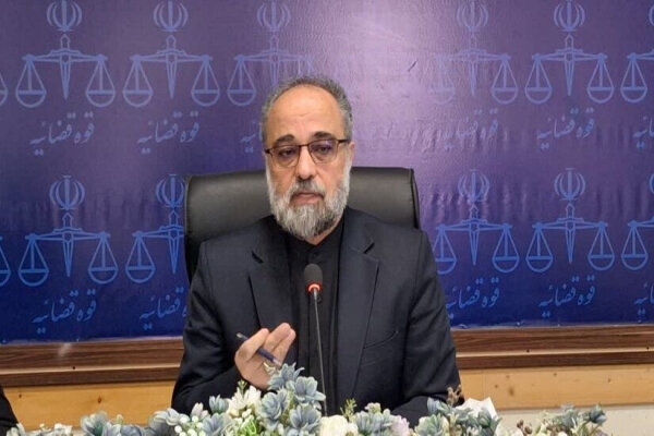 اصحاب رسانه مدعی العموم دوم جامعه هستند