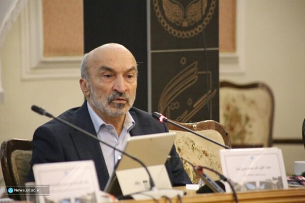 رئیس دانشگاه تهران: خوابگاه برای دانشجویان سنواتی از نیمسال بعد ممنوع خواهد بود