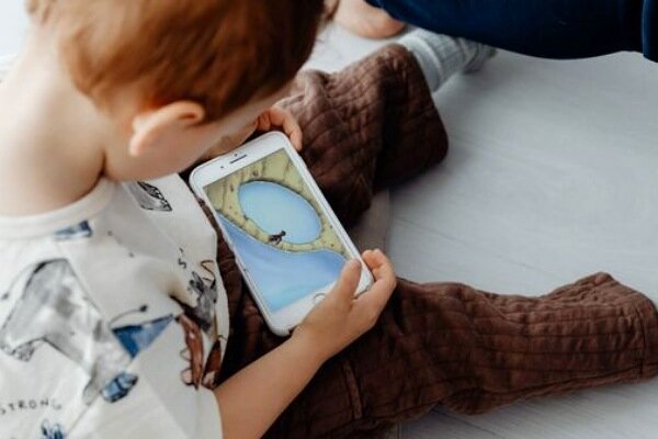 افزایش خطر «حمله قلبی» در کودکان با نگاه کردن به صفحه نمایش