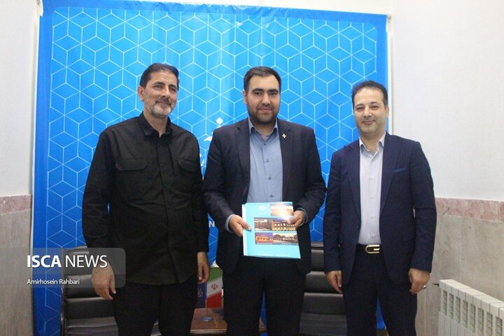 حضور مسئولان شهری و استانی در خبرگزاری ایسکانیوز اردبیل به مناسب هفته خبرنگار