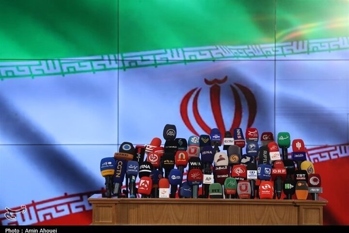 تجلیل از خبرنگاران بم با تأکید بر حمایت از فعالان رسانهای تجلیل از خبرنگاران بم با تأکید بر حمایت از فعالان رسانهای