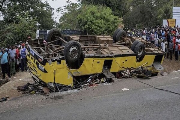 واژگونی اتوبوس در کنیا ۲۵ کشته برجای گذاشت