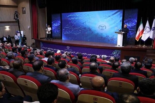 پزشکیان: امید من به جهادگران و دانشمندانی است که دغدغه کشور را دارند