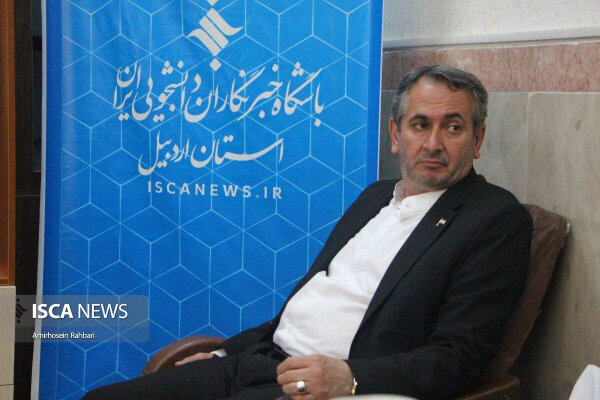 تکریم خبرنگاران به روز خبرنگار محدود نشود