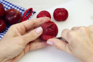 آموزش آشپزی / طرز تهیه آلو بخارا با روشهای مختلف خشککردن با حفظ طعم و رنگ