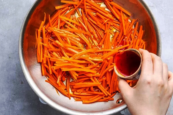 آموزش آشپزی / طرز تهیه شیرین پلو با مرغ ریش ریش و رژیمی