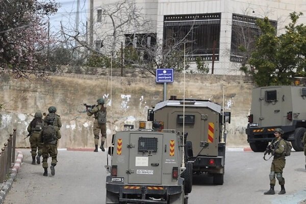 یورش اشغالگران صهیونیست به مناطق مختلف کرانه باختری