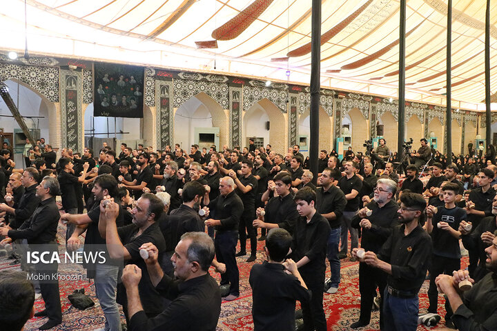 برگزاری آیین باشکوه اربعین حسینی در مسجد جامع کبیر یزد با حضور مسئولان و هیئت‌های مذهبی