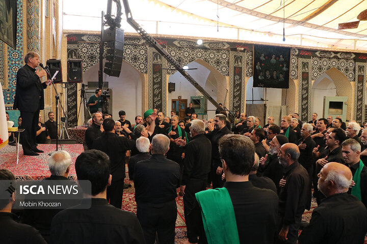 برگزاری آیین باشکوه اربعین حسینی در مسجد جامع کبیر یزد با حضور مسئولان و هیئت‌های مذهبی