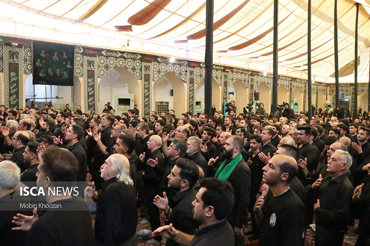 برگزاری آیین باشکوه اربعین حسینی در مسجد جامع کبیر یزد با حضور مسئولان و هیئت‌های مذهبی