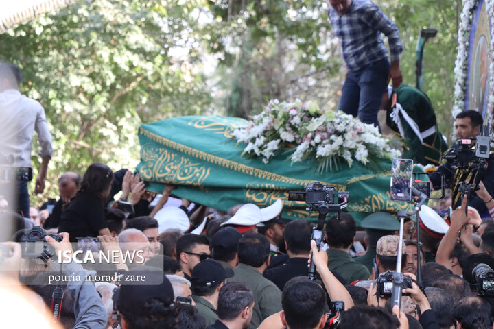 تشییع پیکر استاد فرشچیان