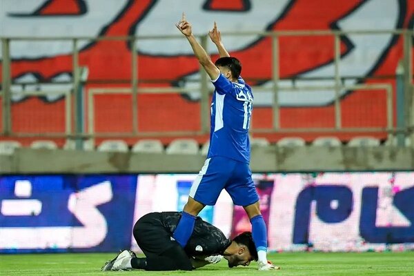 استقلال: ۲ پنالتی ما مقابل تراکتور گرفته نشد