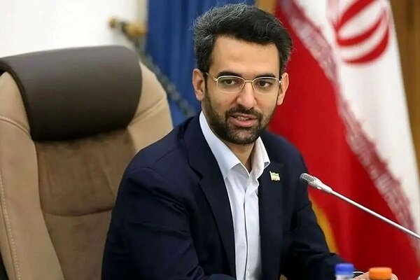 آذری‌جهرمی: کیفیت پایین اینترنت ناشی از قطعی برق است/ ضرورت استفاده بهینه دولت از شبکه توزیع برق