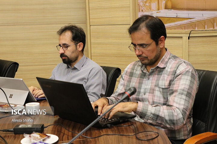 نشست خبری اصحاب رسانه با استاندار یزد به مناسبت هفته دولت