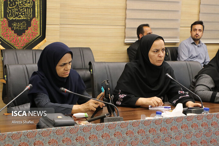 نشست خبری اصحاب رسانه با استاندار یزد به مناسبت هفته دولت