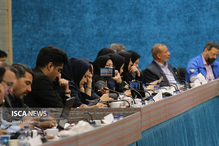 نشست خبری اصحاب رسانه با استاندار یزد به مناسبت هفته دولت