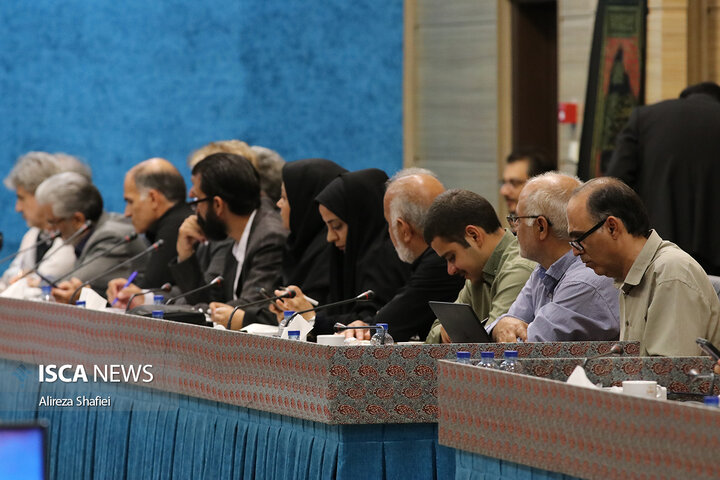 نشست خبری اصحاب رسانه با استاندار یزد به مناسبت هفته دولت