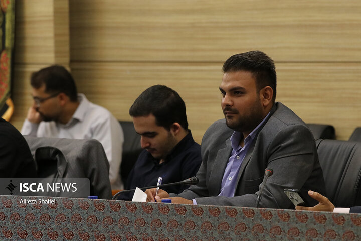 نشست خبری اصحاب رسانه با استاندار یزد به مناسبت هفته دولت