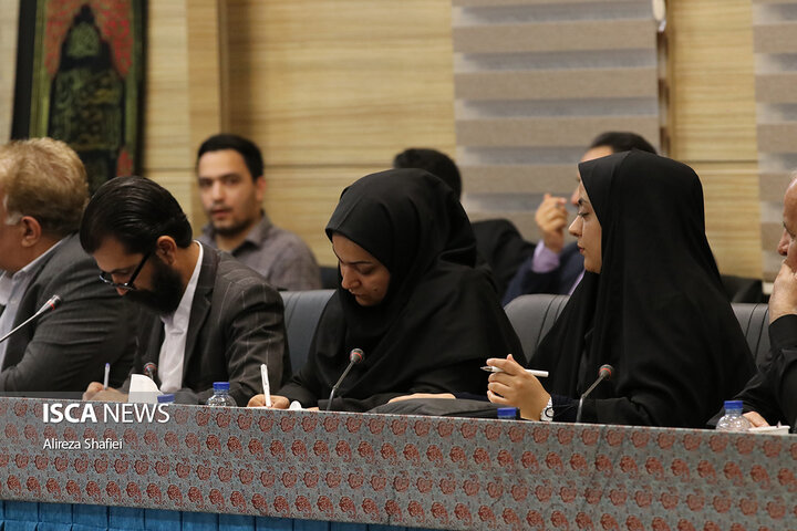 نشست خبری اصحاب رسانه با استاندار یزد به مناسبت هفته دولت