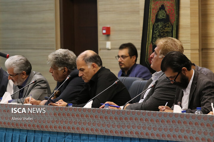 نشست خبری اصحاب رسانه با استاندار یزد به مناسبت هفته دولت