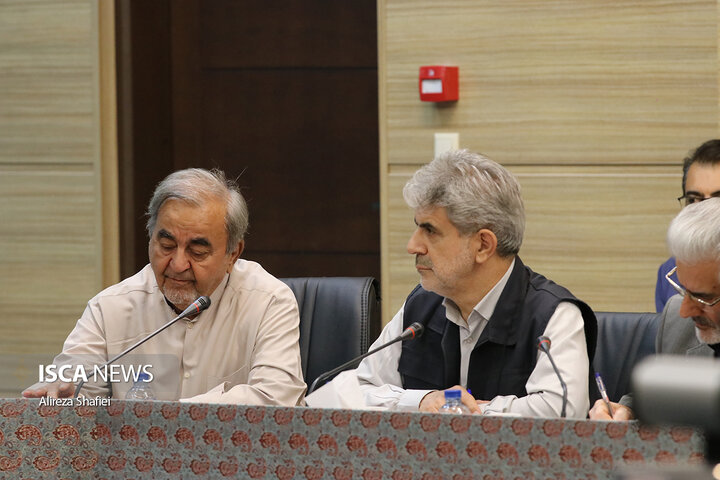 نشست خبری اصحاب رسانه با استاندار یزد به مناسبت هفته دولت