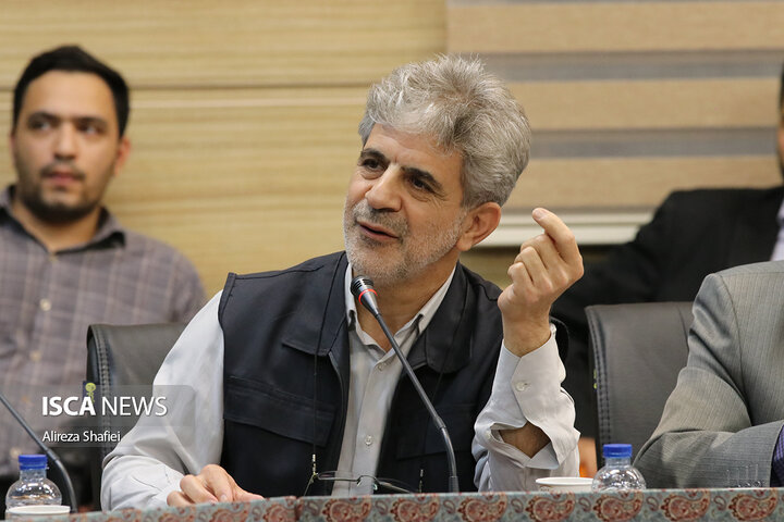 نشست خبری اصحاب رسانه با استاندار یزد به مناسبت هفته دولت