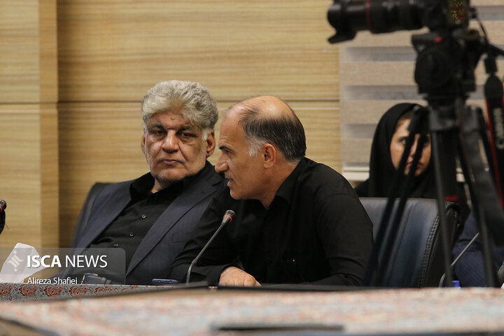 نشست خبری اصحاب رسانه با استاندار یزد به مناسبت هفته دولت