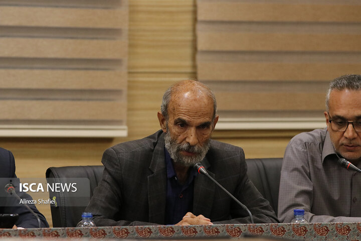 نشست خبری اصحاب رسانه با استاندار یزد به مناسبت هفته دولت