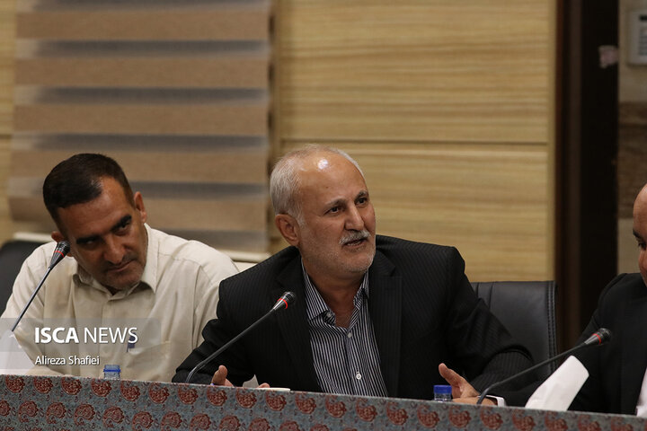 نشست خبری اصحاب رسانه با استاندار یزد به مناسبت هفته دولت