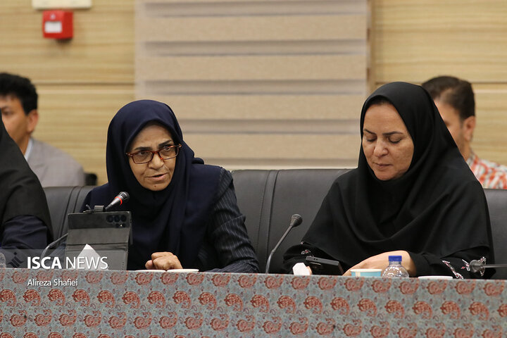 نشست خبری اصحاب رسانه با استاندار یزد به مناسبت هفته دولت