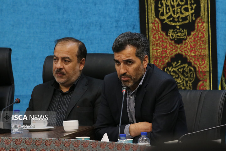 نشست خبری اصحاب رسانه با استاندار یزد به مناسبت هفته دولت