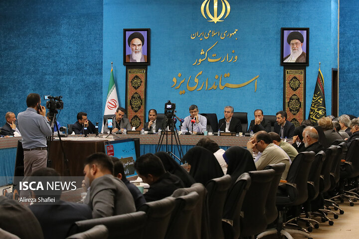 نشست خبری اصحاب رسانه با استاندار یزد به مناسبت هفته دولت