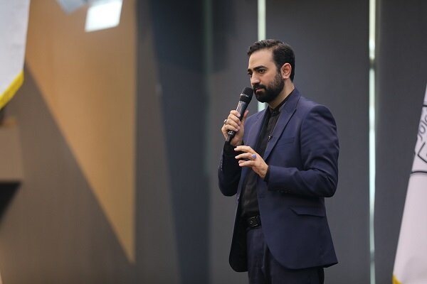 اگر هنر مردمی باشد، مخاطب خود را جذب می‌کند