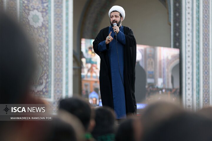 چهارپایه خوانی حرم مطهر رضوی