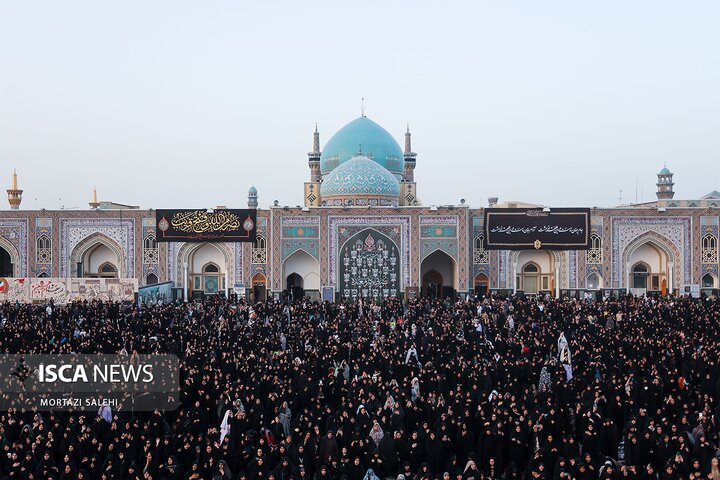 چهارپایه خوانی حرم مطهر رضوی