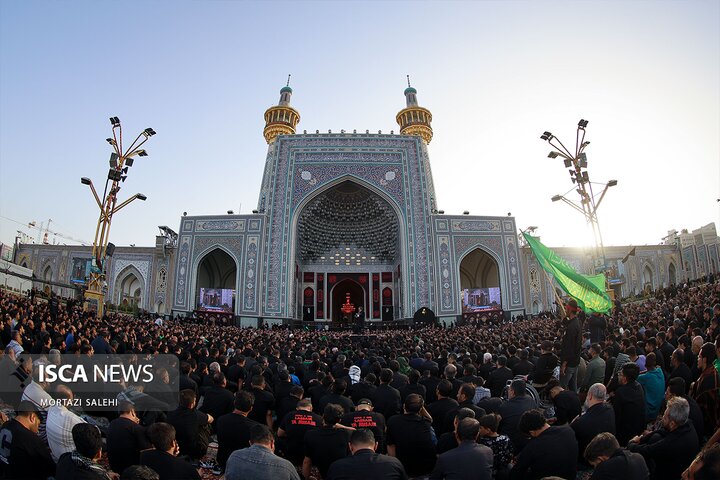 چهارپایه خوانی حرم مطهر رضوی