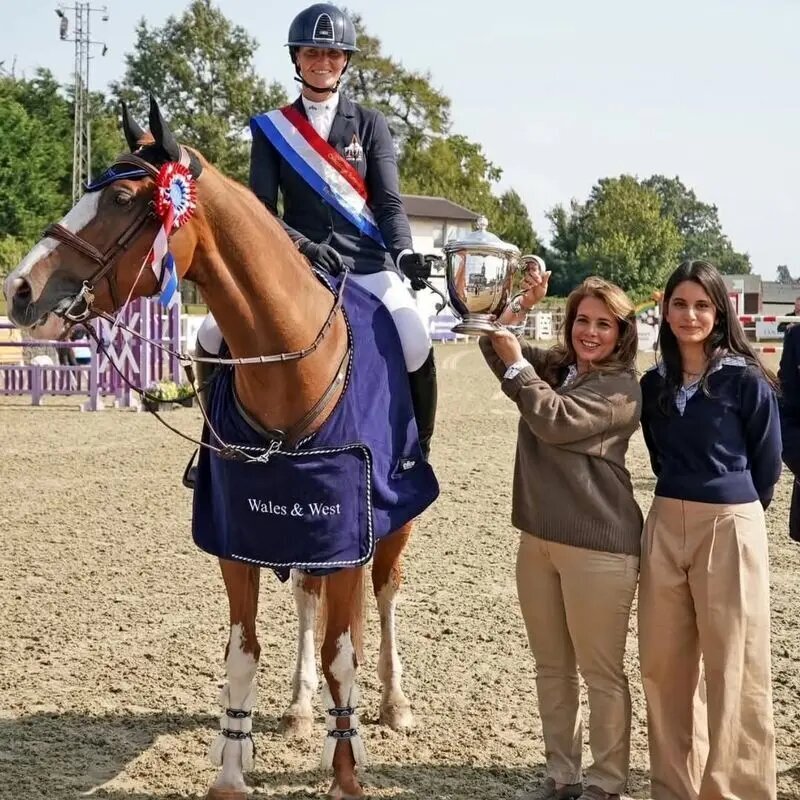 دختر حاکم دبی پس از گذشت سالها در انظار عمومی دیده شد + عکس