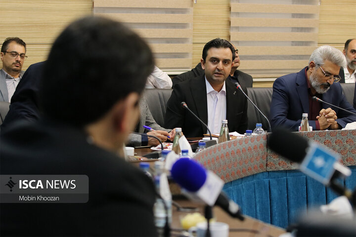 وزیر ارتباطات در نشست با فعالان فاوا یزد