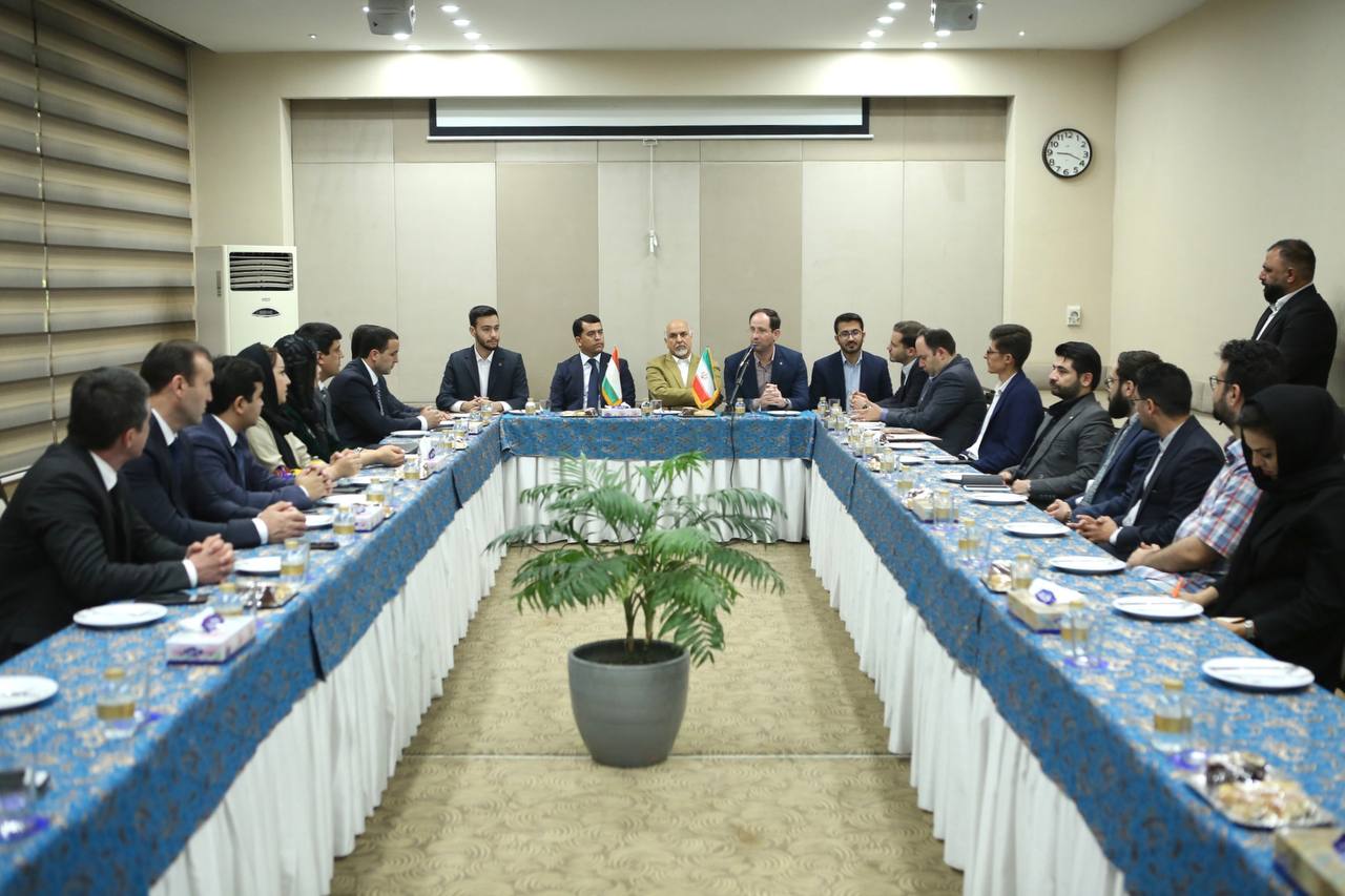 محمد جهاد: دیپلماسی فناورانه باید در مرکز توجه دولت باشد/ برای ماندن در نظم دیجیتال جهانی زیر ساختهای آموزشی لازم فراهم شود