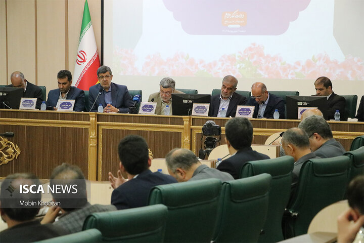 نشست وزیر بهداشت با مسئولان حوزه درمان یزد