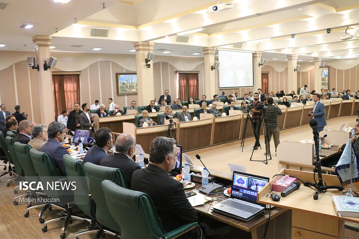 نشست وزیر بهداشت با مسئولان حوزه درمان یزد