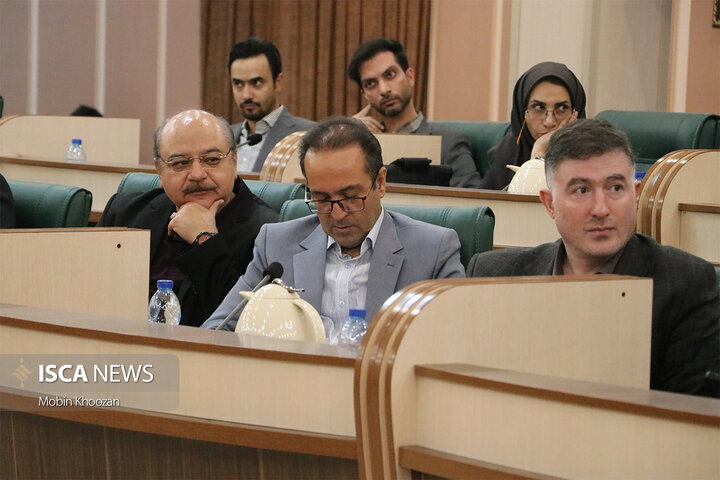 نشست وزیر بهداشت با مسئولان حوزه درمان یزد