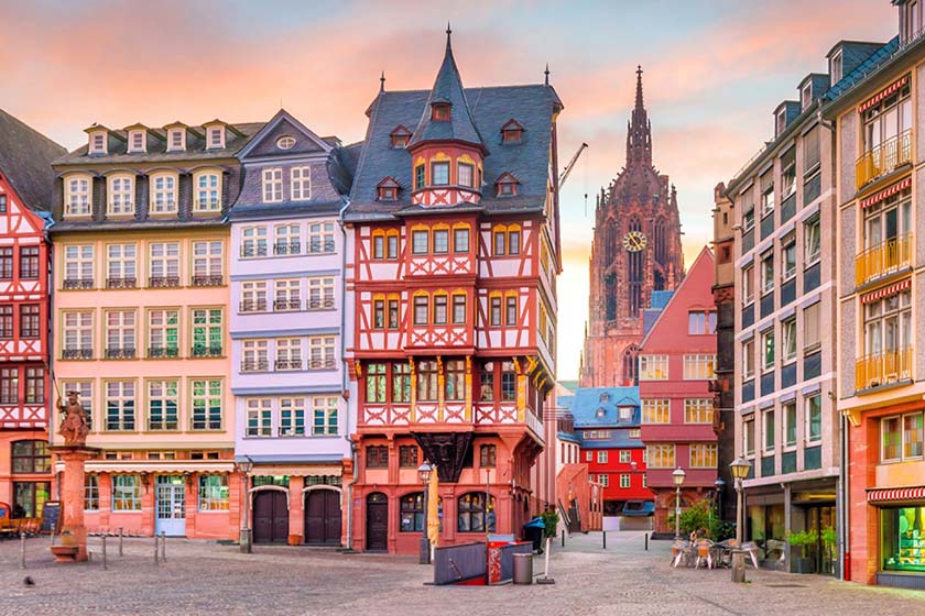 چطور با کمترین هزینه به فرانکفورت سفر کنیم؟