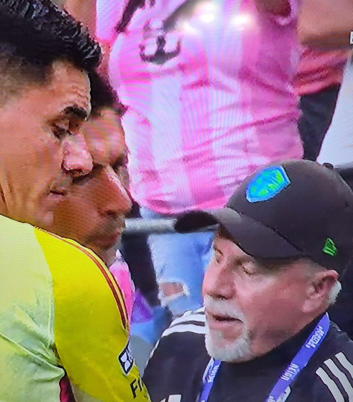 مجازات سنگین سوارس به خاطر حرکتی غیراخلاقی + عکس