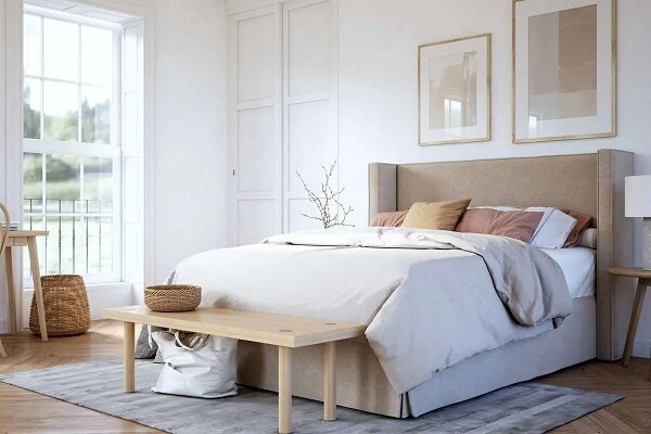 ۸ وسیله‌ای که هرگز نباید زیر تخت خود نگهداری کنید