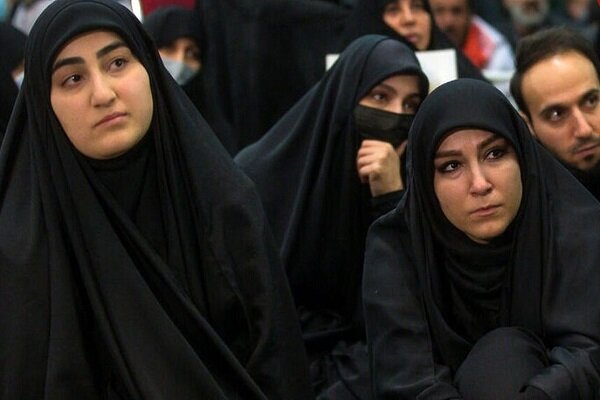 دختران سردار سلیمانی در آغوش پدر؛ دهۀ ۱۳۹۰ + عکس