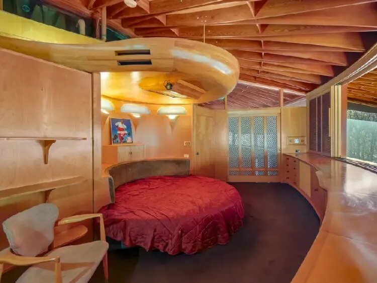 خانه‌ای به شکل سفینه فضایی در نیویورک ؛ معماری زمینی با رنگ و بوی کهکشانی! + عکس