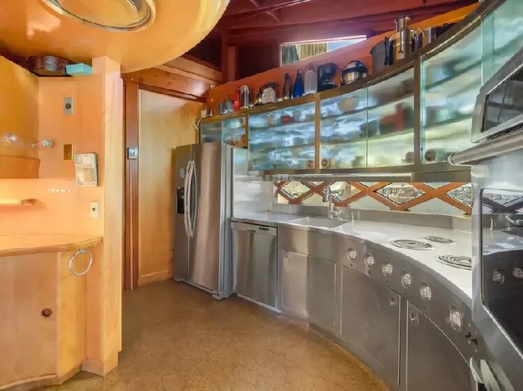 خانهای به شکل سفینه فضایی در نیویورک ؛ معماری زمینی با رنگ و بوی کهکشانی! + عکس