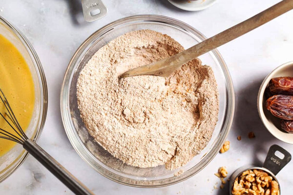 آموزش شیرینی پزی / طرز تهیه کیک گردو و هویج با ماست