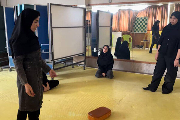 دو اثر نمایشی دانشگاه آزاد اسلامی بندرعباس به مرحله بازبینی جشنواره سراسری نمایش راه یافتند